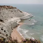 Parco Dei Templi לינה וארוחת בוקר אגריג'נטו